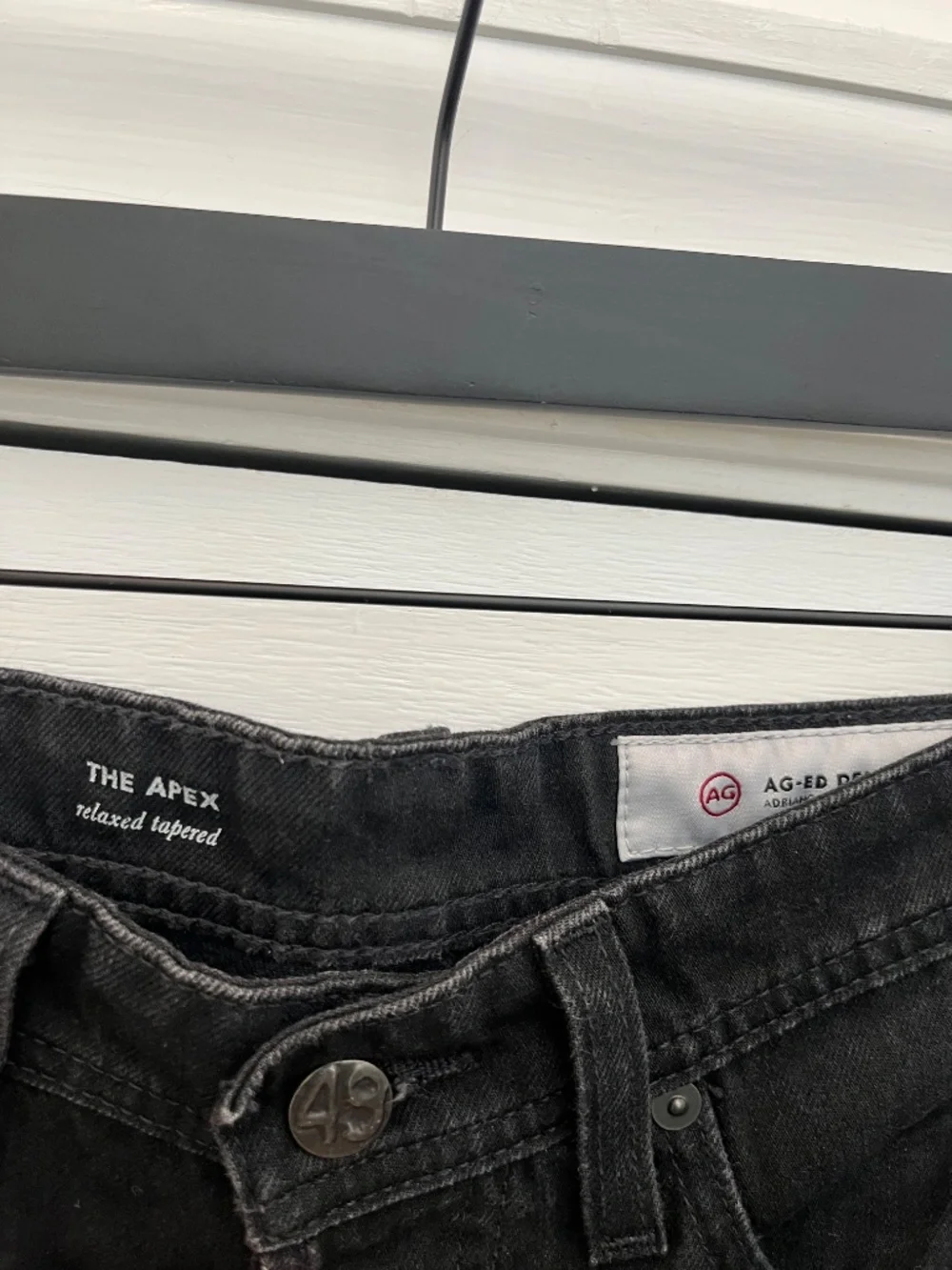 AG Jeans 'The Apex - Relaxed Tapered' - Black (sz28R)